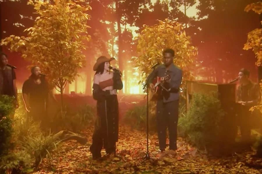 Noah Cyrus & Leon Bridges – The Tonight Show Starring Jimmy Fallon